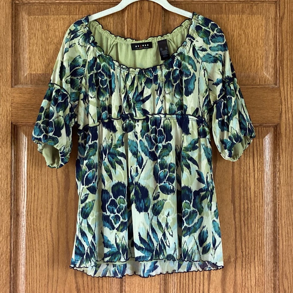 5/$15 Axcess Green & Blue Floral Top XL